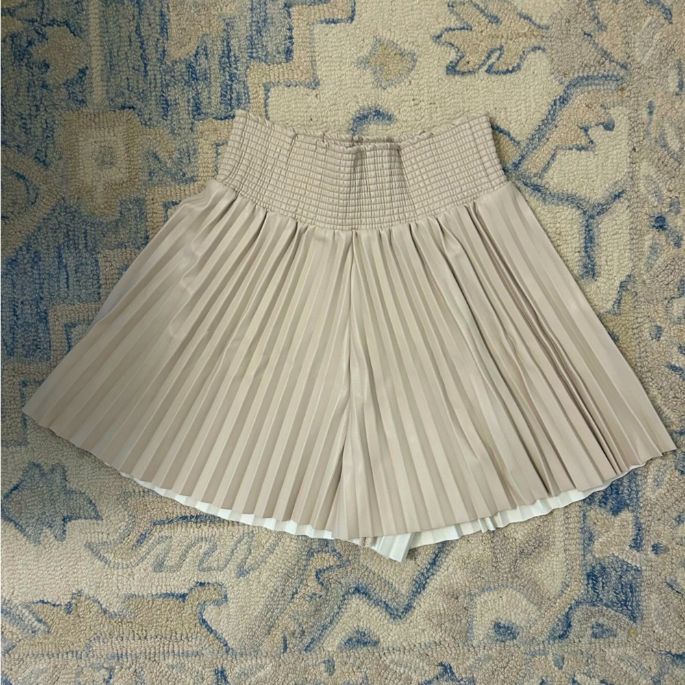 A.L.C. NWT Bondi Pleated Vegan Leather Elastic Waist Shorts Size 0